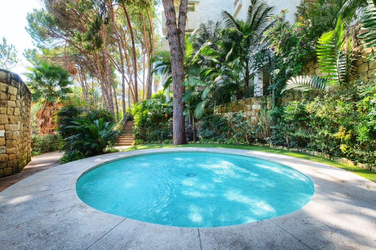 live-in-the-heart-of-marbella-in-this-beautiful-and-quiet-apartment-in